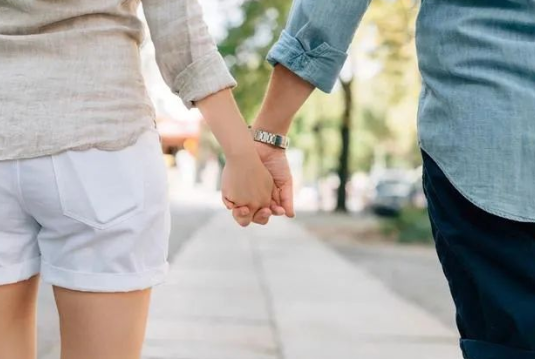 親子鑒定結果記錄：在復雜的婚姻關系中悄然升溫的親子鑒定