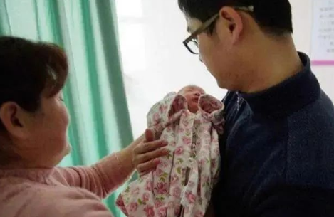 親子鑒定證明非婚生子法院會判決離婚嗎？可以要求過錯方賠償嗎？