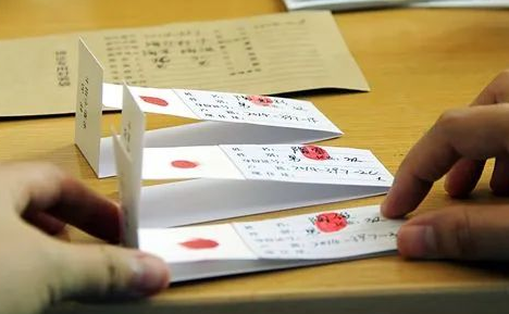 除了血液人的唾液能做親子鑒定嗎？能親子鑒定人的遺傳病史嗎？